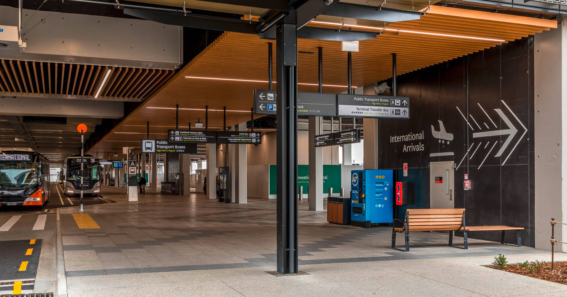 auckland-airport-01-1910x1000