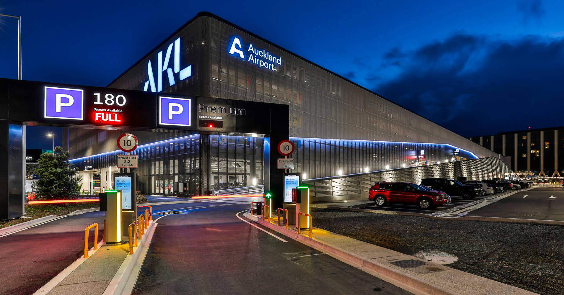auckland-airport-03-1910x1000
