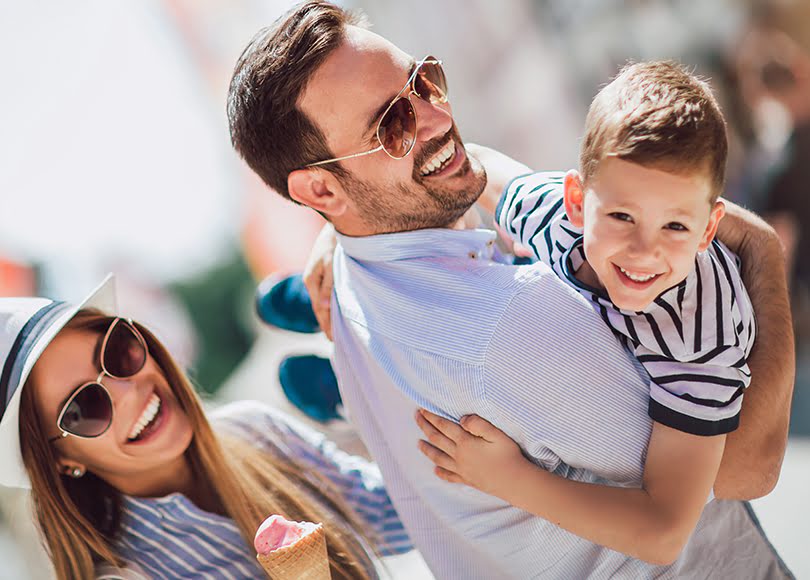 happy-family-810x580