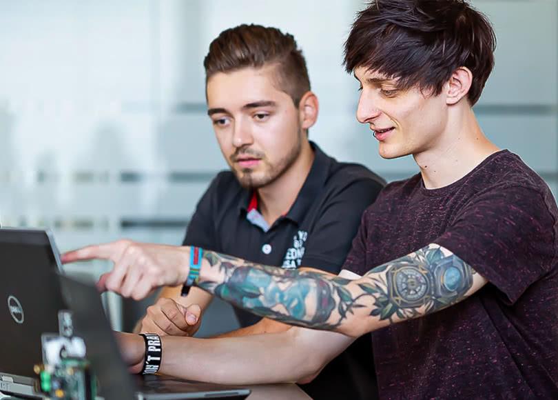 apprentices-810x580