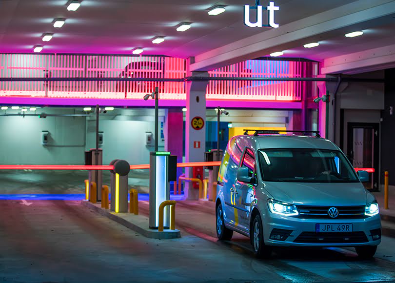 colorful-barrier-gate-exit-810x580
