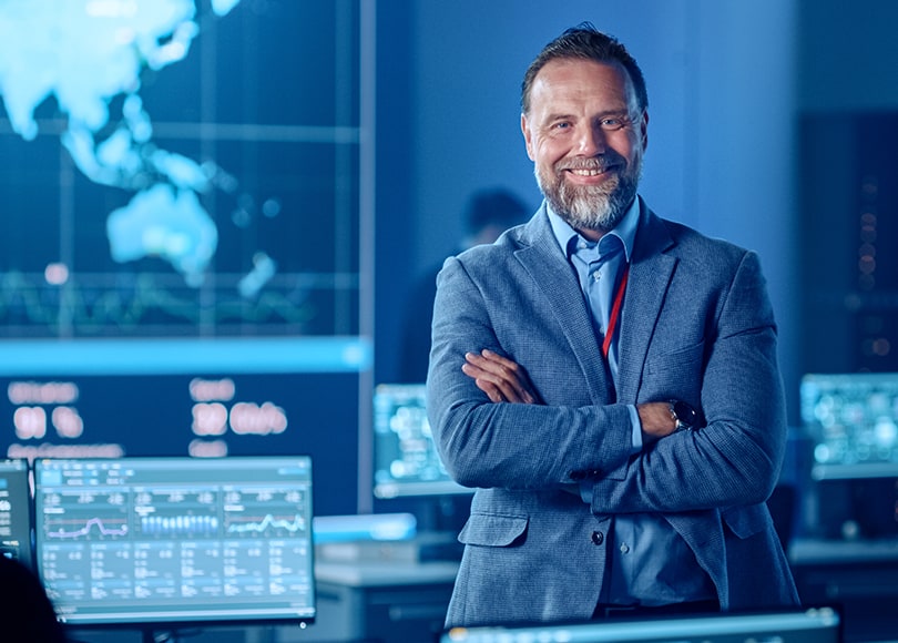 operator-control-room-810x580