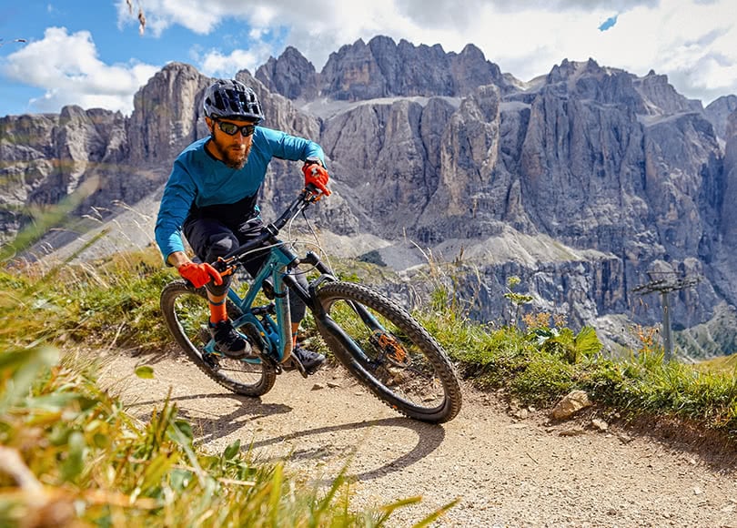 mountain-biking-dolomites-810x580